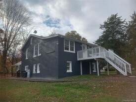 97 Holloran Rd in New Windsor, NY - Building Photo