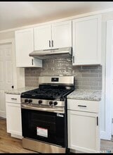 107 E Pearl St in Torrington, CT - Building Photo - Building Photo