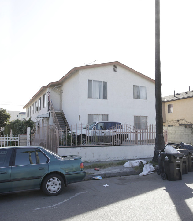 122 N Vendome St in Los Angeles, CA - Building Photo