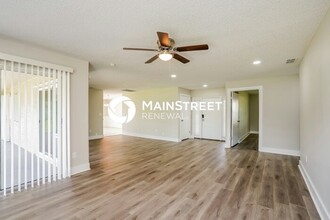 1725 SW 2nd Pl in Cape Coral, FL - Building Photo - Building Photo