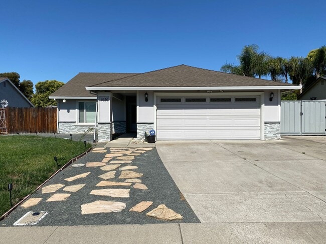 1650 Honeysuckle Rd in Livermore, CA - Building Photo - Building Photo