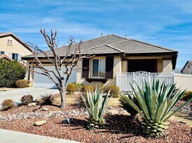 36742 37th St E in Palmdale, CA - Building Photo