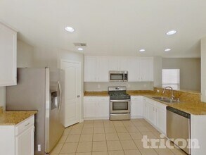 697 Wallington Estate St in Las Vegas, NV - Foto de edificio - Building Photo