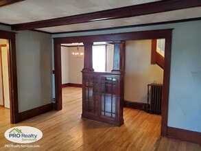 1025 Burgess St in St. Paul, MN - Building Photo - Building Photo