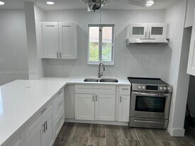 261 NW 49th St in Miami, FL - Building Photo