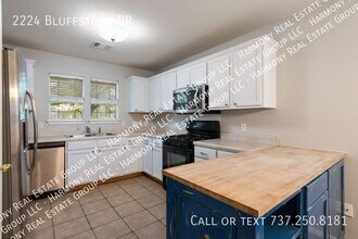 2224 Bluffstone Dr in Round Rock, TX - Building Photo - Building Photo
