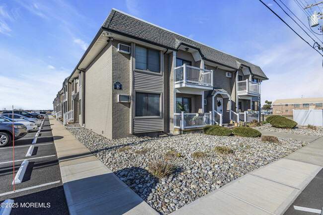 1382 Ocean Ave in Sea Bright, NJ - Building Photo - Building Photo