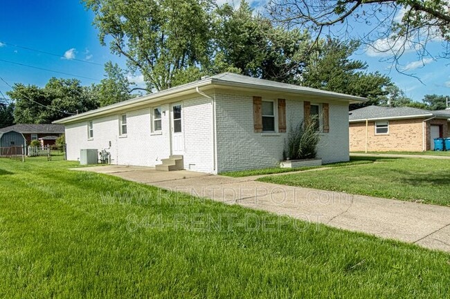 property at 2806 Ridgewood Dr