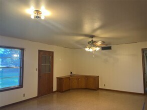 106 Jane Dr in Columbus, TX - Building Photo - Building Photo