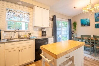 819 Brewster Ln in Wilmington, NC - Building Photo - Building Photo
