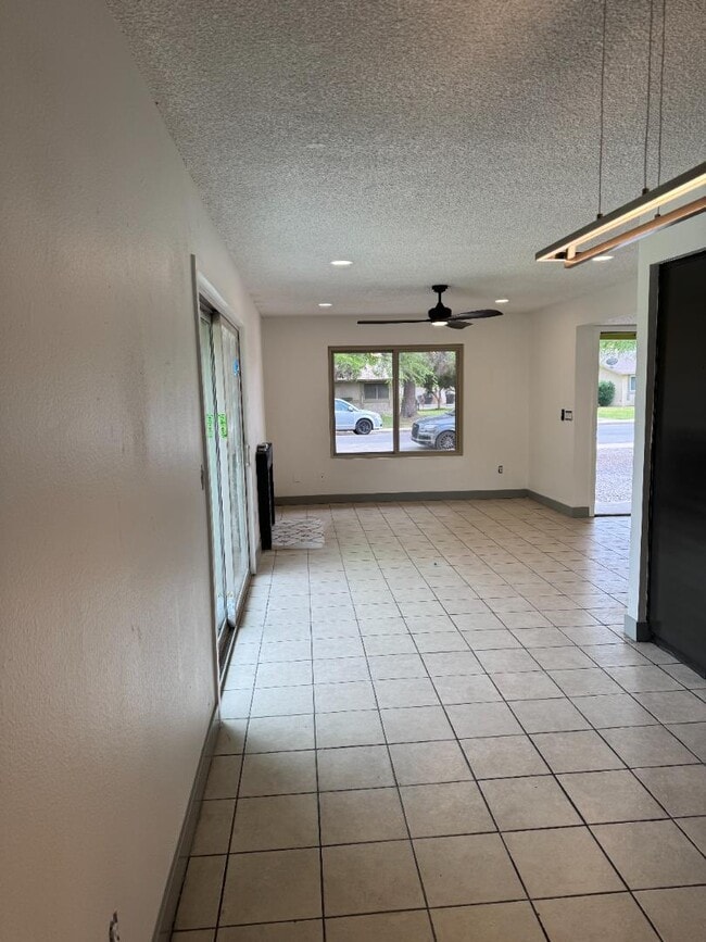 8130 N 33rd Dr in Phoenix, AZ - Building Photo - Building Photo