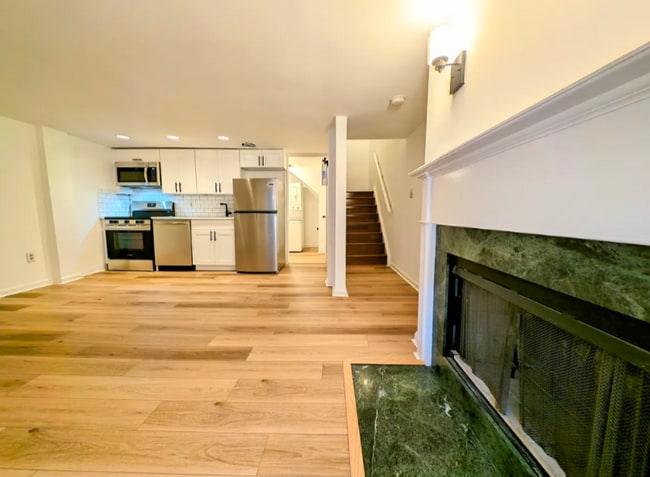 738 11th St NE, Unit 2 in Washington, DC - Building Photo - Building Photo
