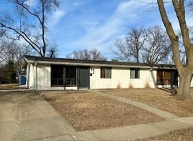 828 Canby St in Vermillion, SD - Building Photo