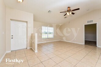 3923 E Gator Cir in Cape Coral, FL - Building Photo - Building Photo
