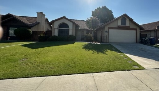 7005 Safflower Ct in Bakersfield, CA - Building Photo