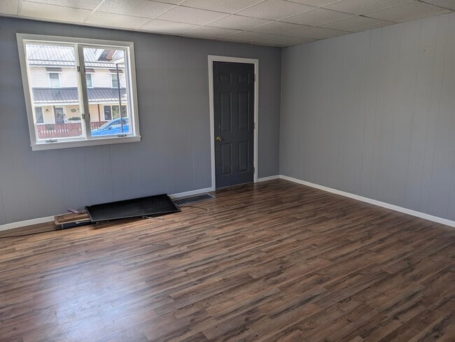 302 Jerome Ave, Unit apt 2 in Jerome, PA - Building Photo - Building Photo