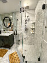 24 Warwick Rd, Unit B in Brookline, MA - Foto de edificio - Building Photo