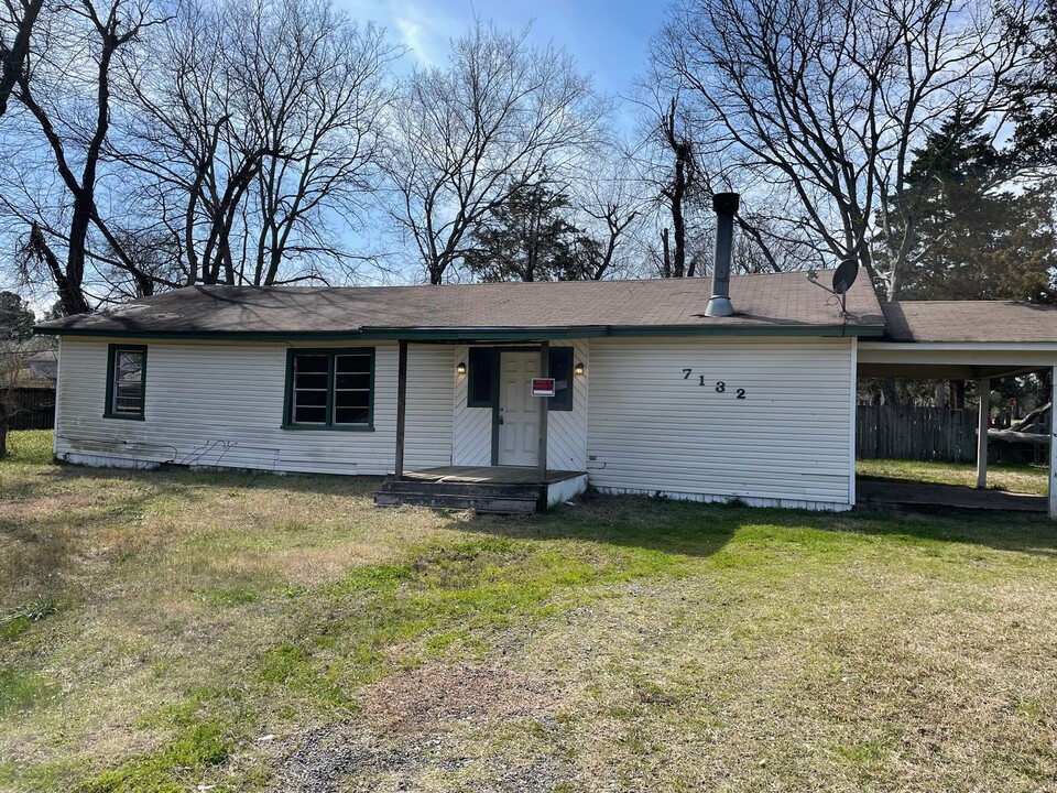 7132 Golden Meadows Rd in Greenwood, LA - Building Photo