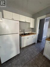 475 Louis Ave in Windsor, ON - Foto de edificio - Building Photo