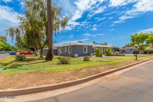 2441 E Edgemont Ave in Phoenix, AZ - Building Photo - Building Photo