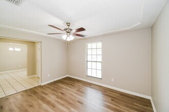 460 Kevin Dr in Orange Park, FL - Building Photo - Building Photo