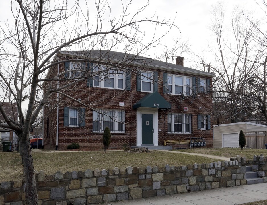 432 33rd St SE in Washington, DC - Building Photo