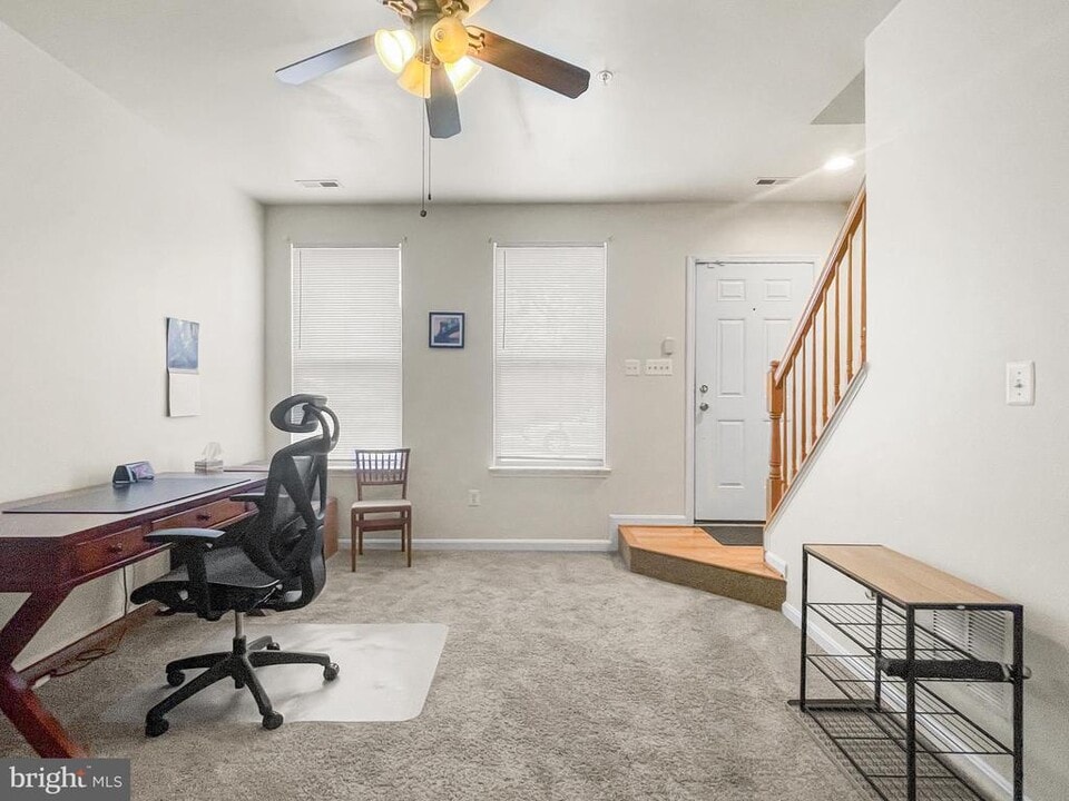 12 S Exeter St in Baltimore, MD - Building Photo