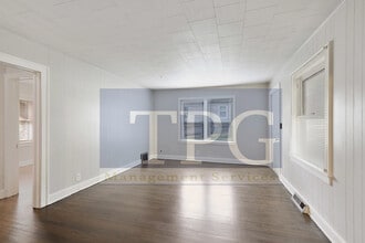 13425 Parker Ave in Grandview, MO - Building Photo - Building Photo