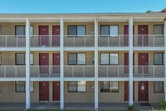 Seminole Legends Condominiums in Tallahassee, FL - Building Photo - Building Photo