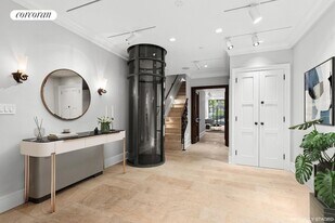 320 E 55th St in New York, NY - Building Photo