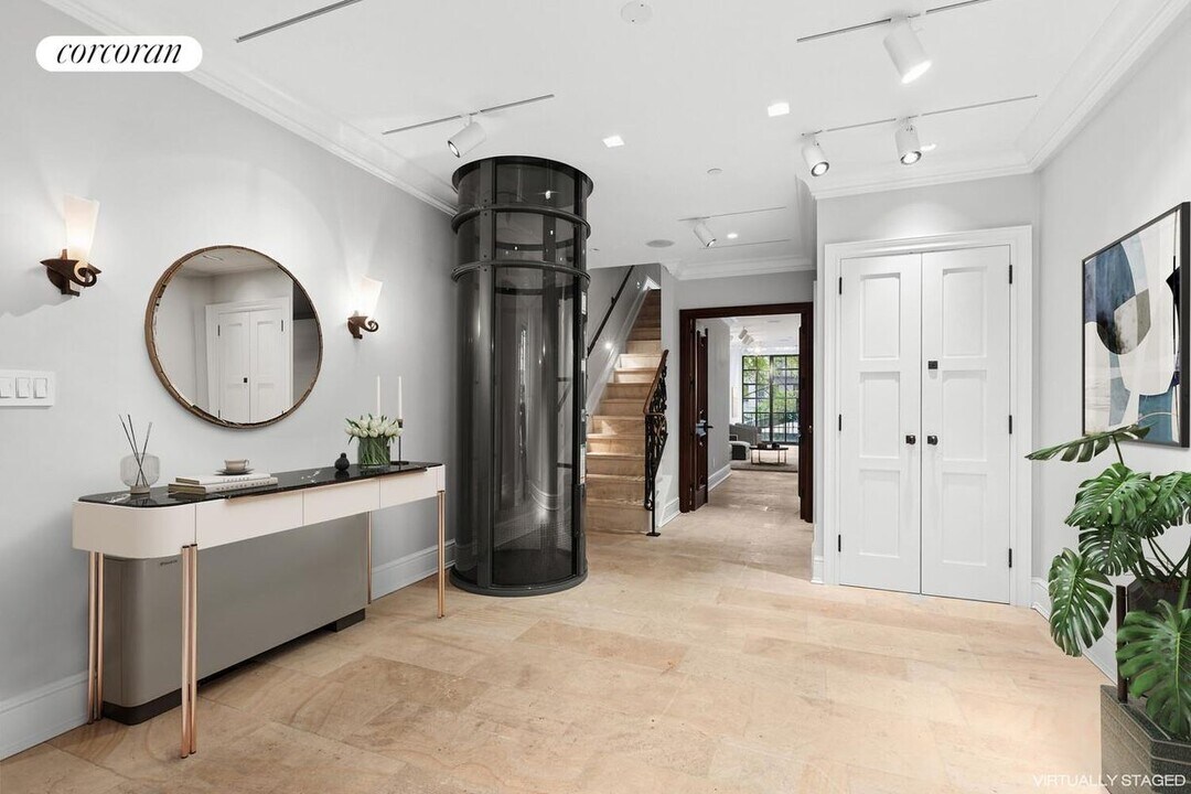 320 E 55th St in New York, NY - Foto de edificio