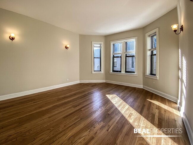 4038 N Ashland, Unit S in Chicago, IL - Foto de edificio - Building Photo