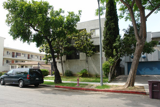 461 W Windsor Rd in Glendale, CA - Foto de edificio - Building Photo