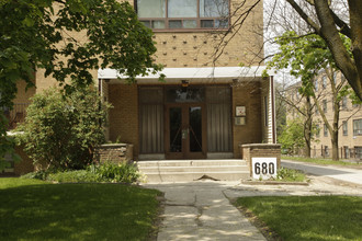 680 Sheppard Ave E in Toronto, ON - Building Photo - Building Photo