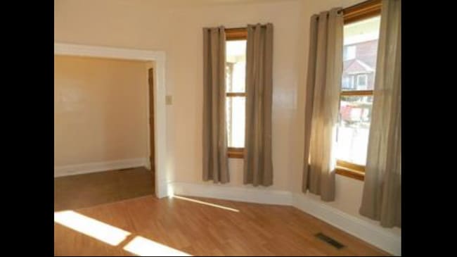 9 Hall Ave in Washington, PA - Building Photo - Building Photo