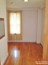 49 Pearl St, Unit 1 in Newton, MA - Foto de edificio - Building Photo