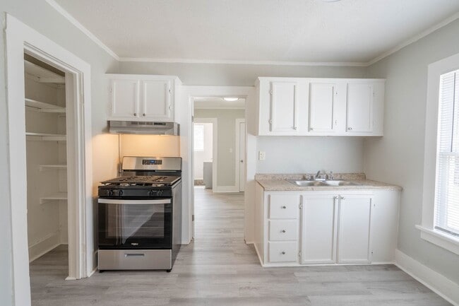 property at 1530 E 7th St