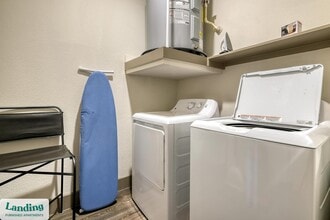 300 Enclave Dr, Unit 1407 in Conroe, TX - Foto de edificio - Building Photo