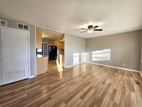 2906 La Rosa Dr in Grove City, OH - Building Photo - Building Photo