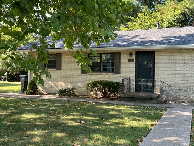 property at 601-607 Meadowmere Dr