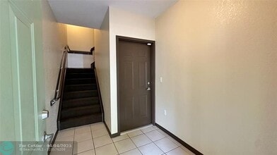 6704 W Sample Rd in Coral Springs, FL - Building Photo - Building Photo