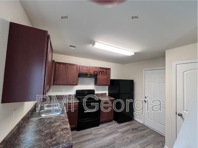 property at 1725 Mary Ave