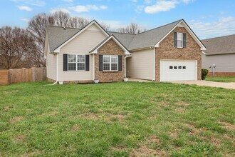 3817 Roscommon Way in Clarksville, TN - Building Photo - Building Photo