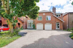 40 Foxglove Ct in Markham, ON - Building Photo