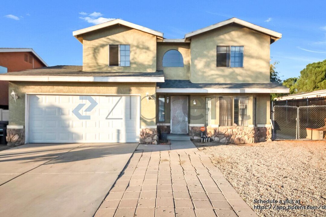 1300 Mt Diablo St in Perris, CA - Building Photo