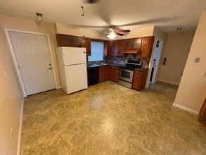 4802 E Baker Woods Ct in Decatur, IL - Building Photo - Building Photo