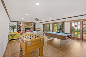 2017 Woodford Rd, Unit SI ID1473420P in Vienna, VA - Foto de edificio - Building Photo