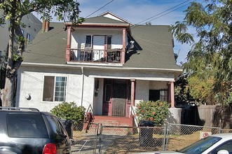 1835 W 12th St in Los Angeles, CA - Building Photo - Building Photo