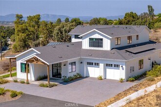 38721 Calle de Toros in Temecula, CA - Building Photo - Building Photo