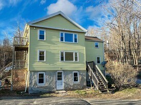 5 Prospect Street-C C in New Hartford, CT - Building Photo
